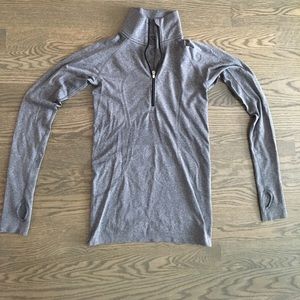 Lululemon silverescent long sleeve quarter zip