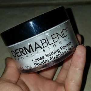 DermaBlend Translucent Setting Powder