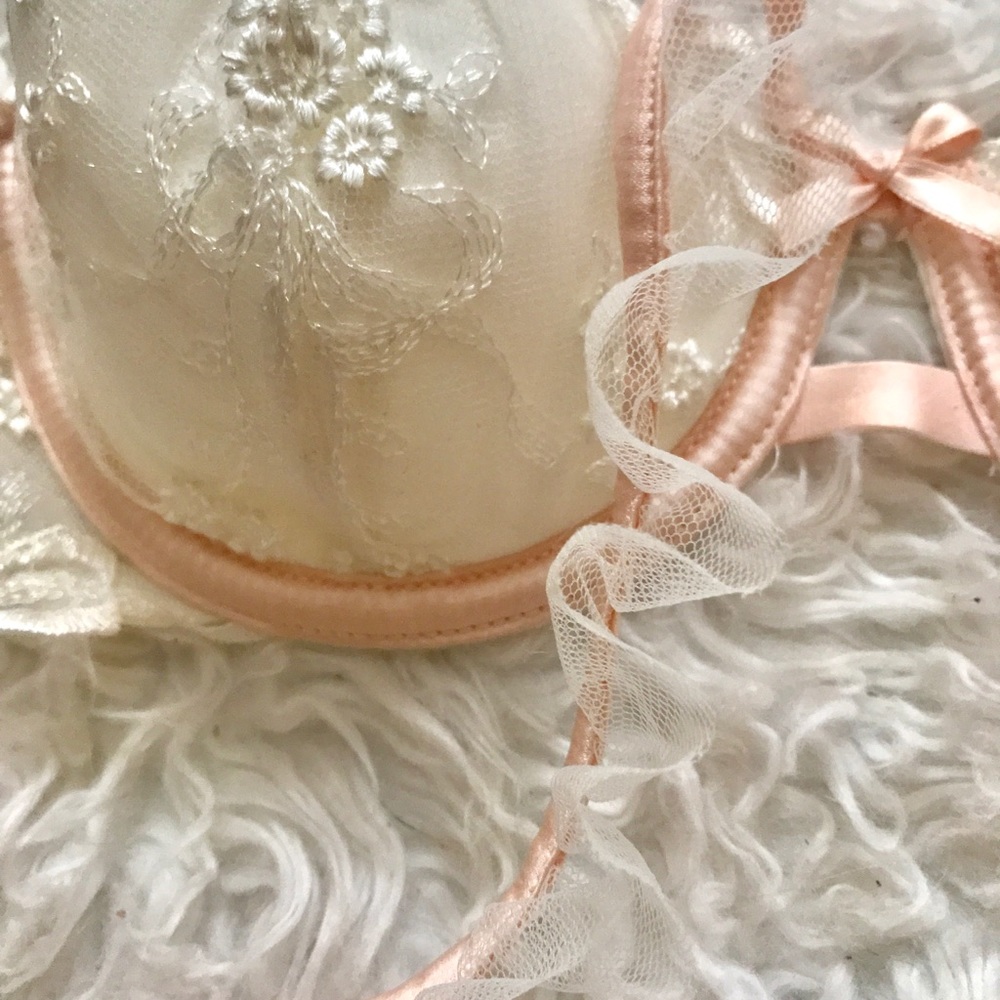 Strappy Floral Lace Bra 32B