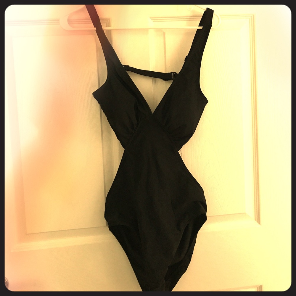 Venus Monokini NWOT
