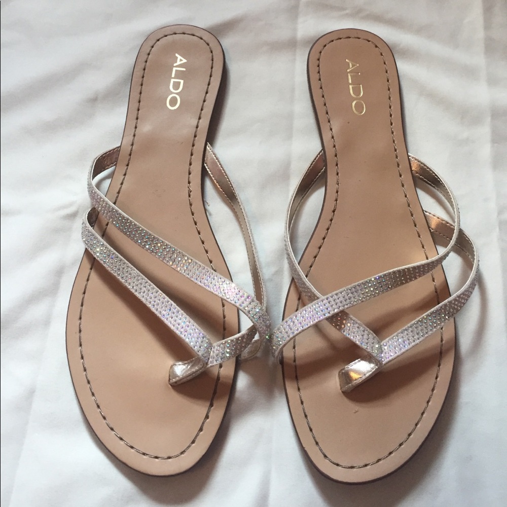 ‼️2 SANDALS‼️