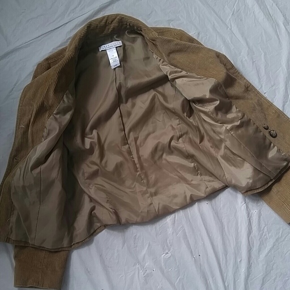 Blazer - Picture 6 of 6