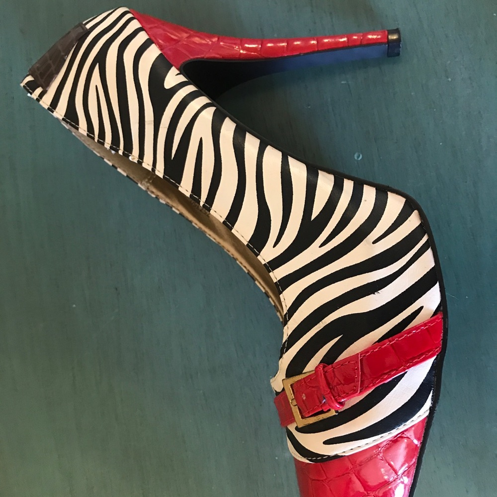 Pumps - Picture 3 of 3