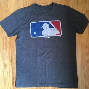 Gray t-shirt with MLB logo