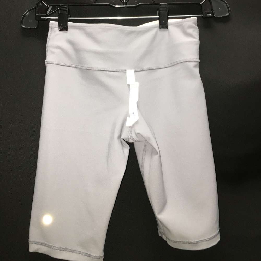 Lululemon Reverse Groove Short - Picture 7 of 8