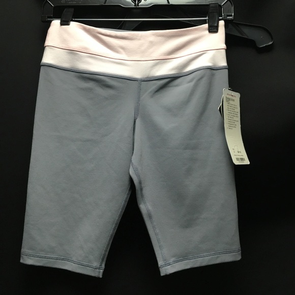 Lululemon Reverse Groove Short - Picture 2 of 8