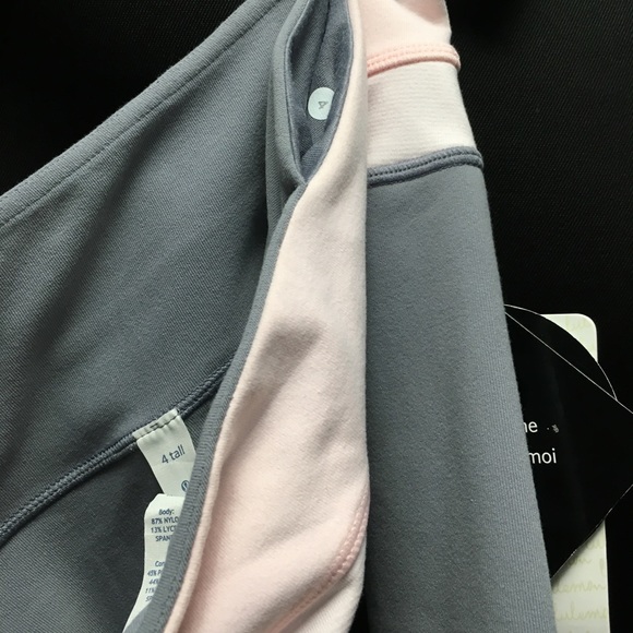 Lululemon Reverse Groove Short - Picture 4 of 8