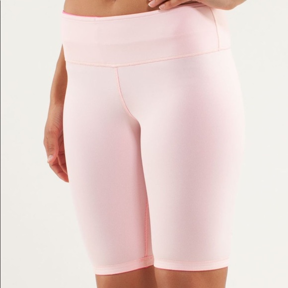 Lululemon Reverse Groove Short - Picture 8 of 8