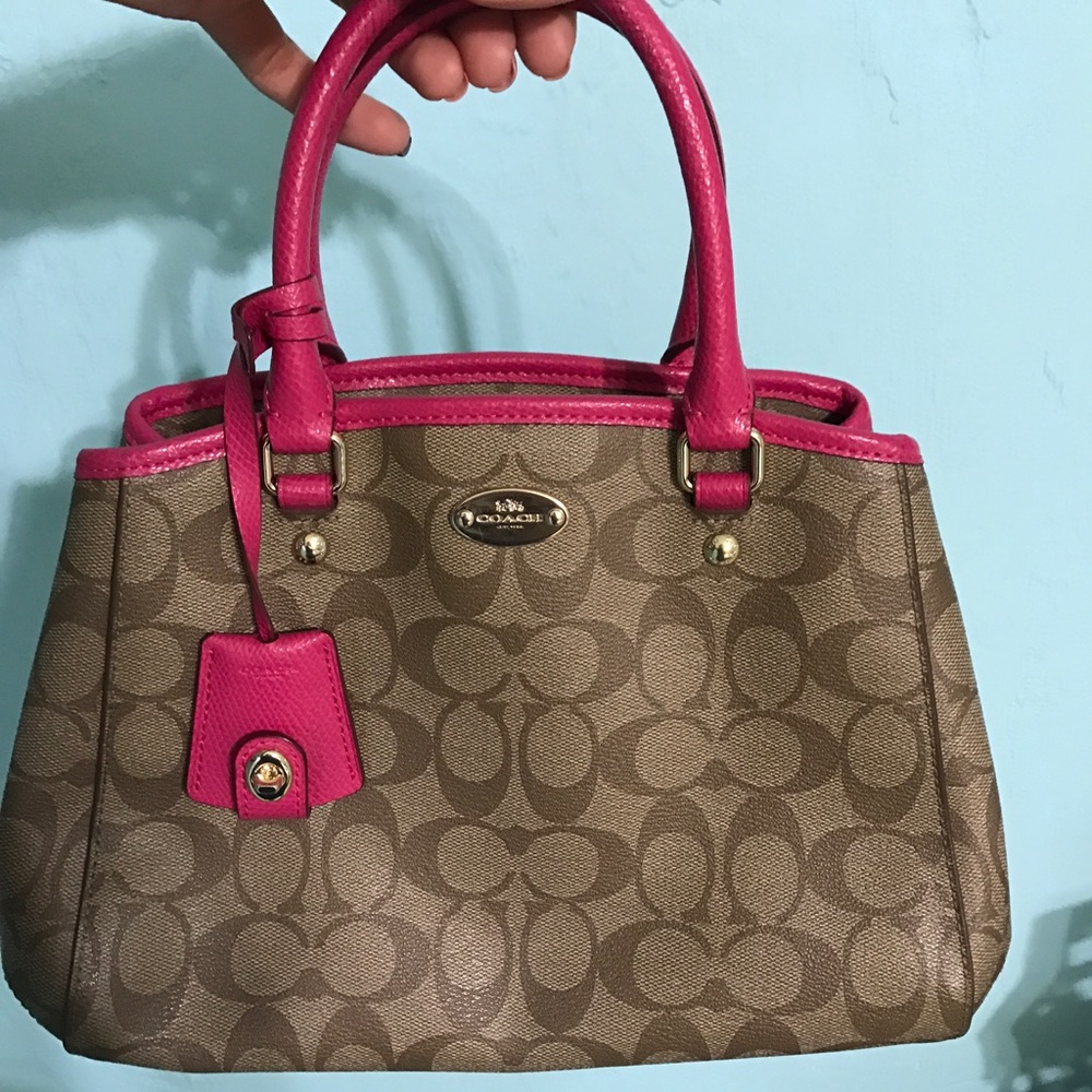 10% off💕Coach Monogram Convertible Purse