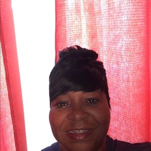 Meet your Posher, Zina