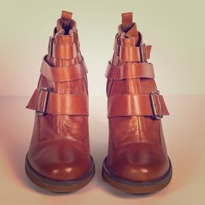 Kurt Geiger camel leather booties