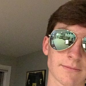 Meet your Posher, Zach