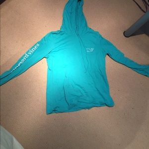 Vineyard vines long sleeve w/ hood
