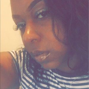 Meet your Posher, Ebony