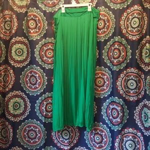 Long green pleated skirt