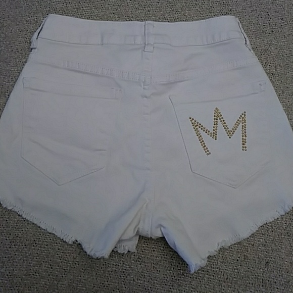 EUC White Mid-Rise Shorts - Picture 3 of 4