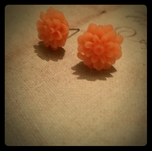Pink Flower Earrings - Picture 1 of 2