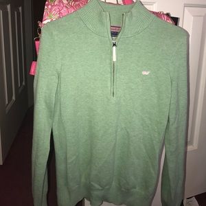 Pretty light green vineyard vines pullover