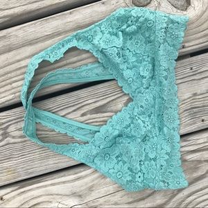 IM SRSLY JUST OUT OF CLOSET ROOM