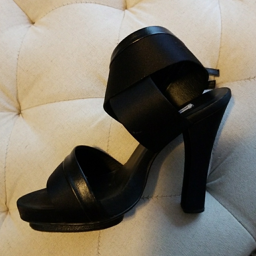 Sandals - Picture 3 of 7