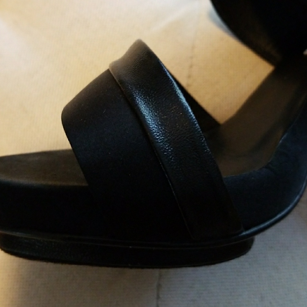 Sandals - Picture 4 of 7