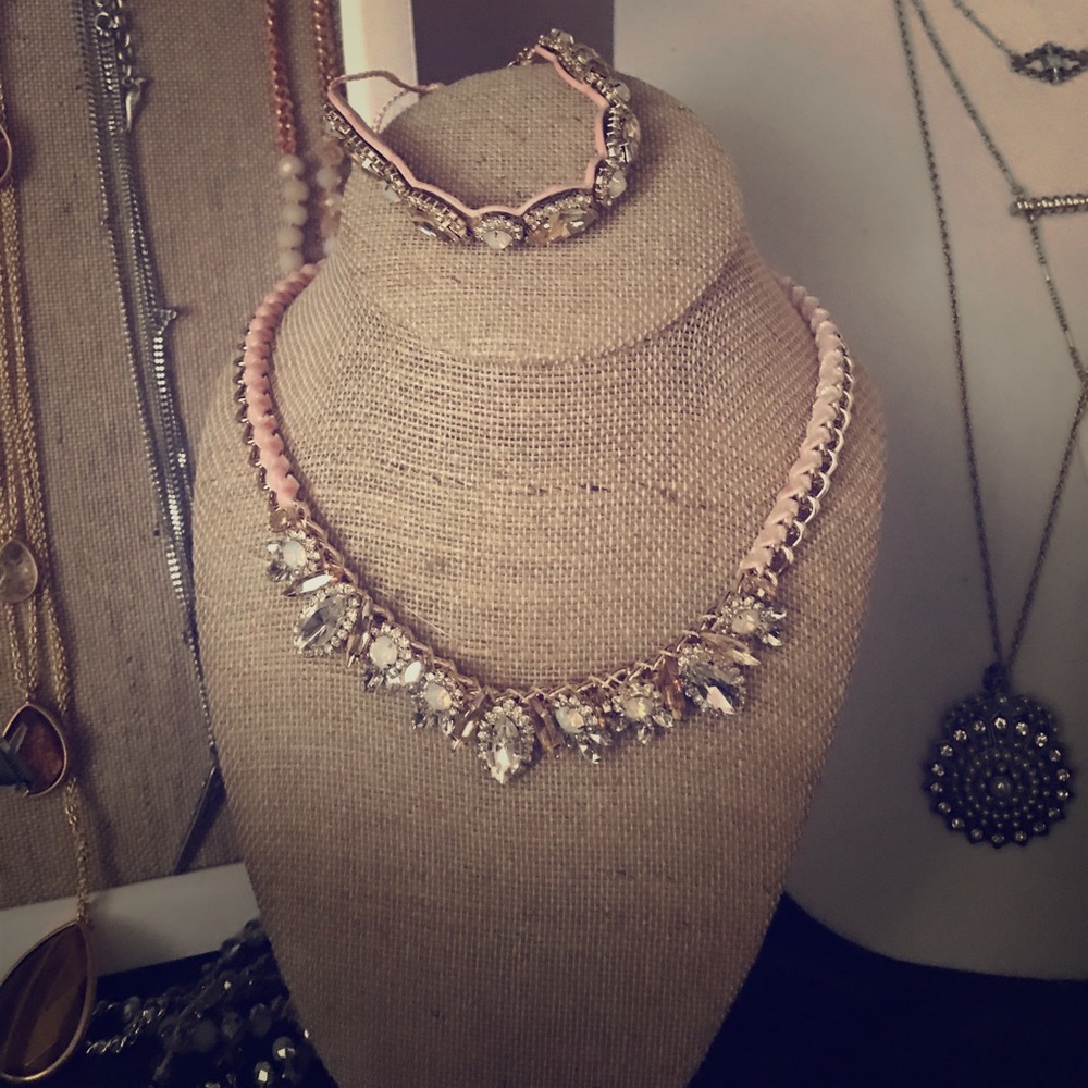 Necklace and bracelet set!
