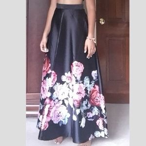 Black Floral Maxi Skirt -- Chicwish