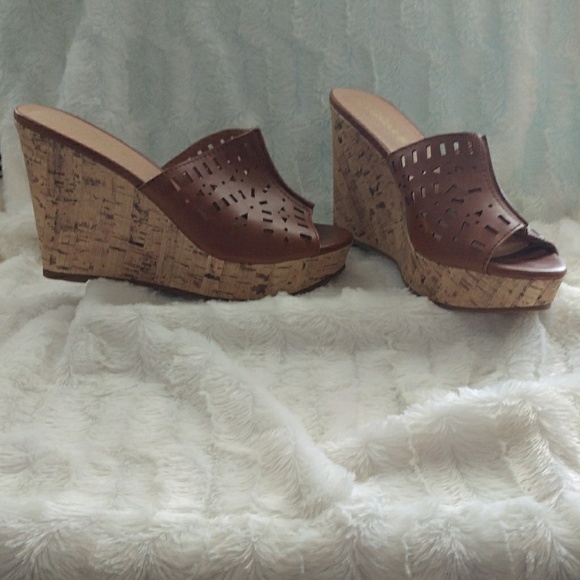 Mudd cork wedge sandal. - Picture 1 of 5