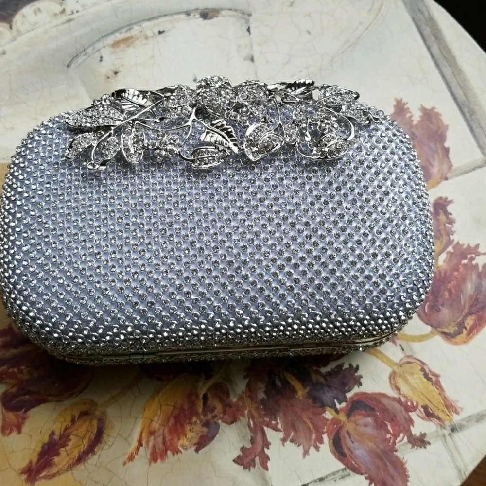 Clutch - Picture 4 of 8