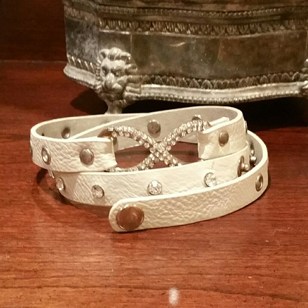 ELEGANT Infinity Ivory Rhinestone Bracelet