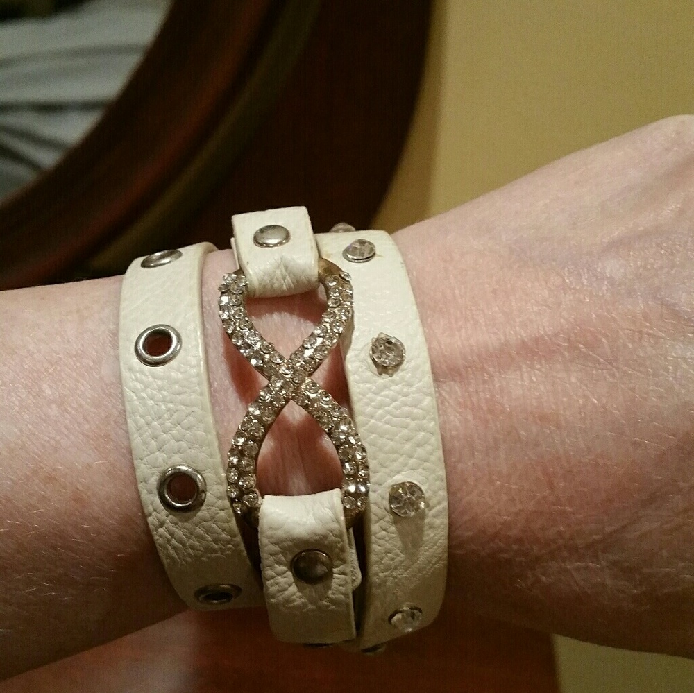ELEGANT Infinity Ivory Rhinestone Bracelet - Picture 3 of 4