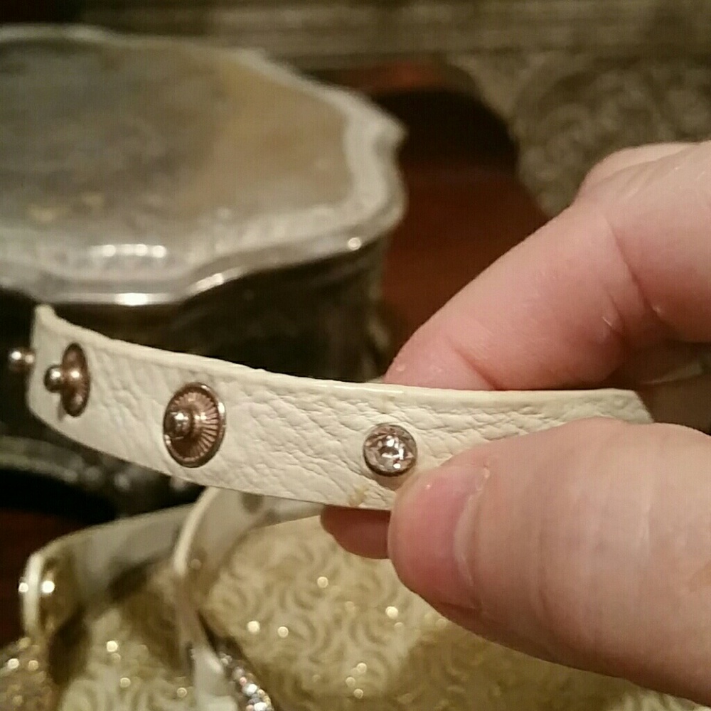 ELEGANT Infinity Ivory Rhinestone Bracelet - Picture 4 of 4
