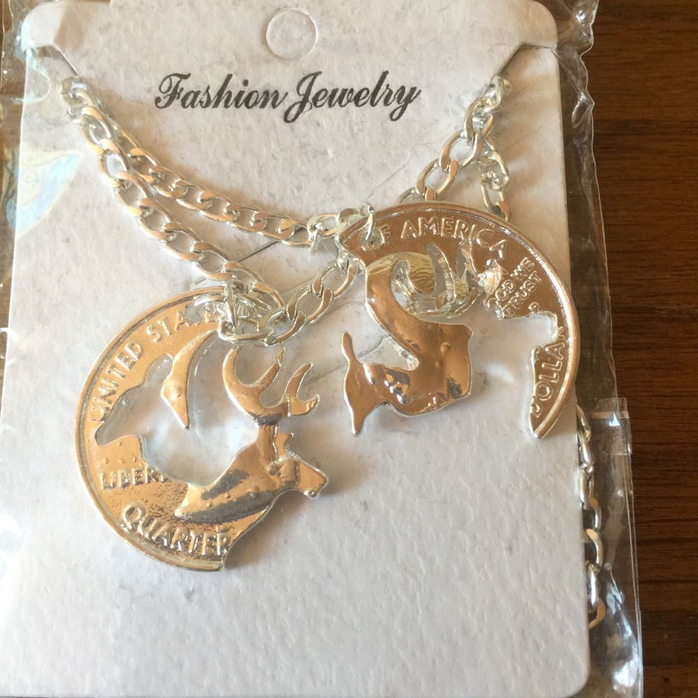 Couples deer/buck necklace set!
