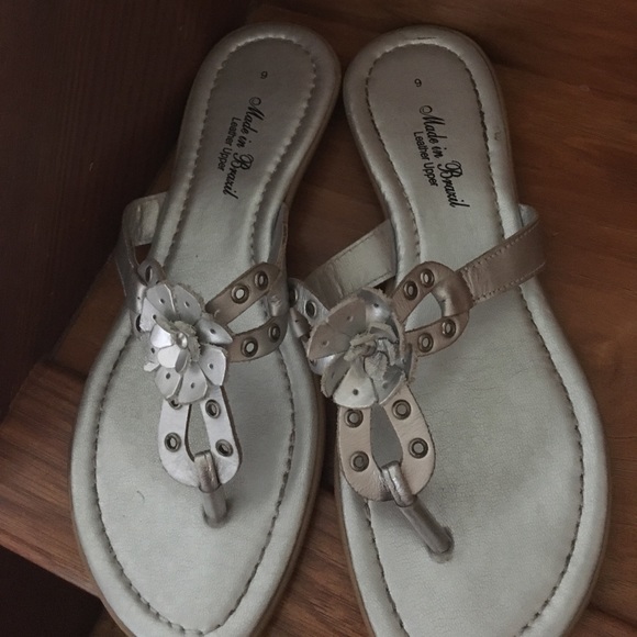 Silver leather flip flops - Picture 4 of 6