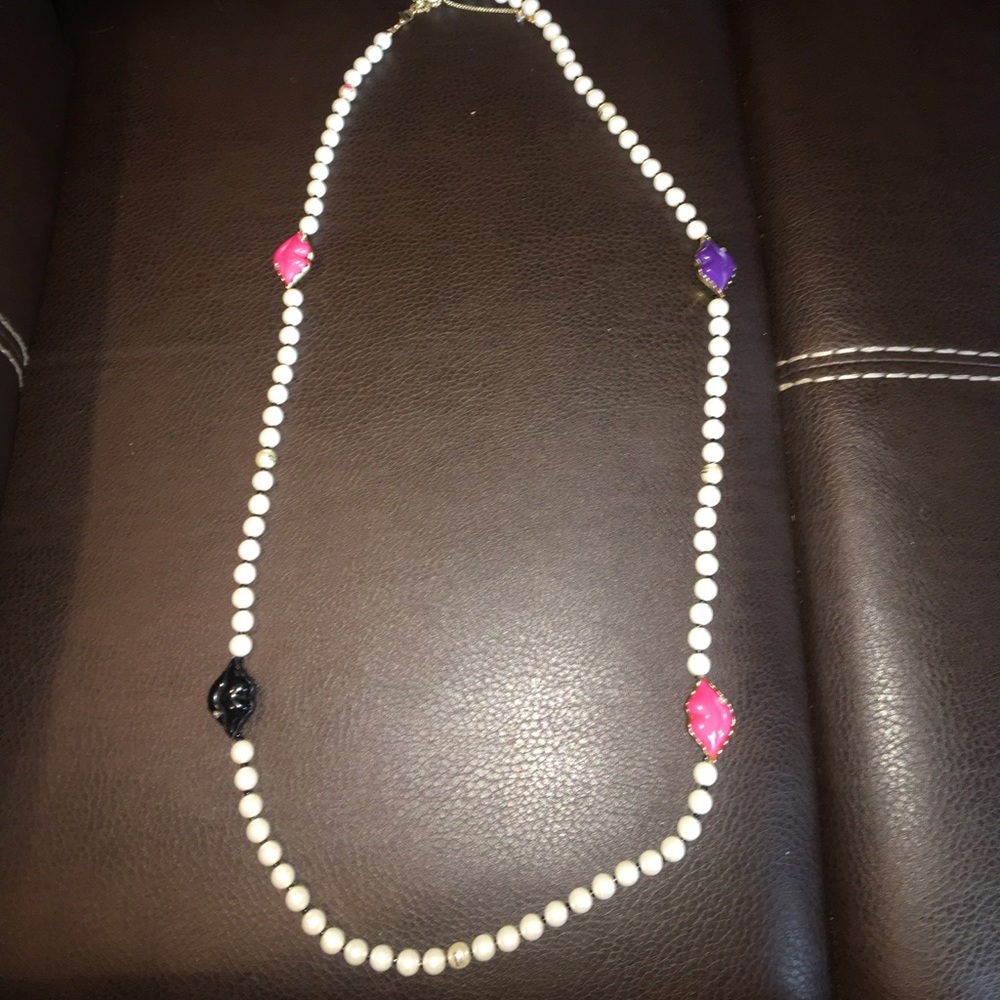 Pearl like new necklace