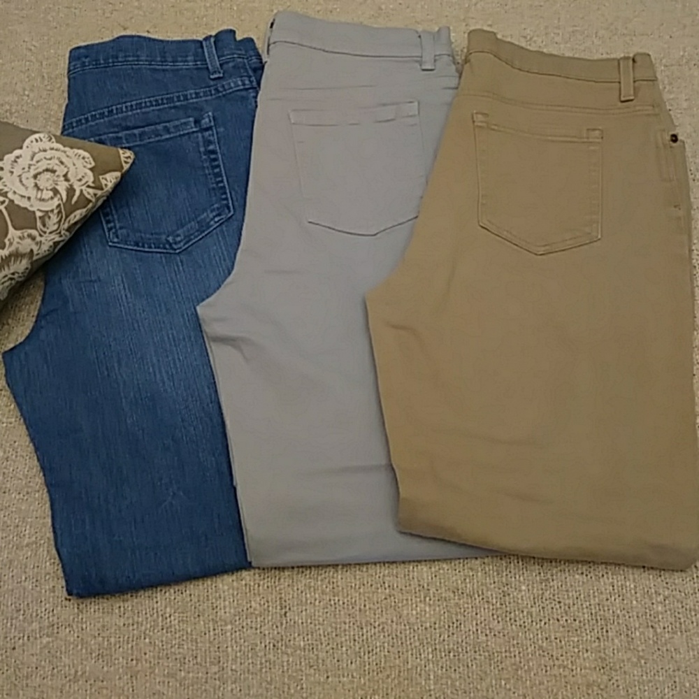 ONLY ONE LEFT! EUC Gloria Vanderbilt Jeans