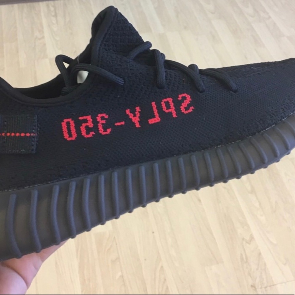 Men's Yeezy Boost 350 v2 Black NWT