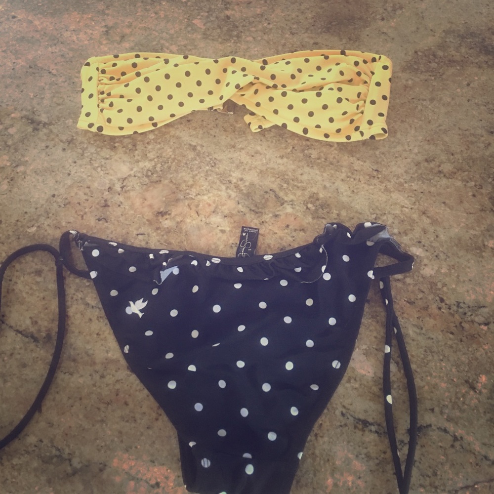 Polkadot bikini!