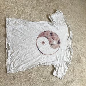 Brandy Melville t-shirt