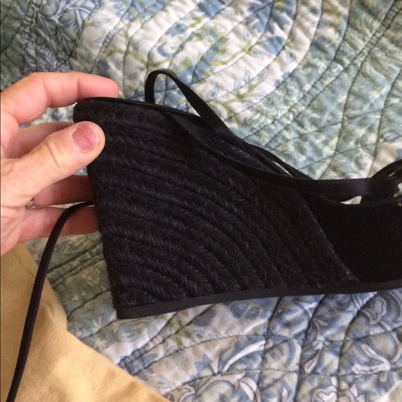 Louis Vuitton RARE LV Dragonfly Wedge Sandals. - Picture 5 of 8