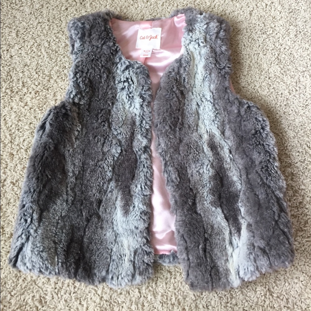 Cat and jack faux fur vest size 7/8