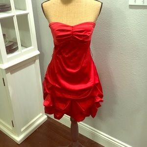 Red cocktail dress with sweetheart top