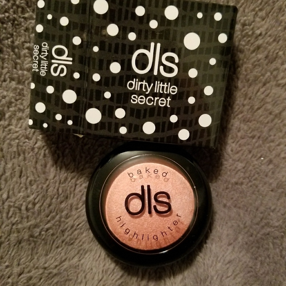 Dls baked highlighter