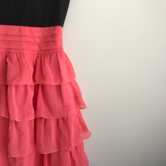 Black and pink ruffled dress - Picture 3 of 3