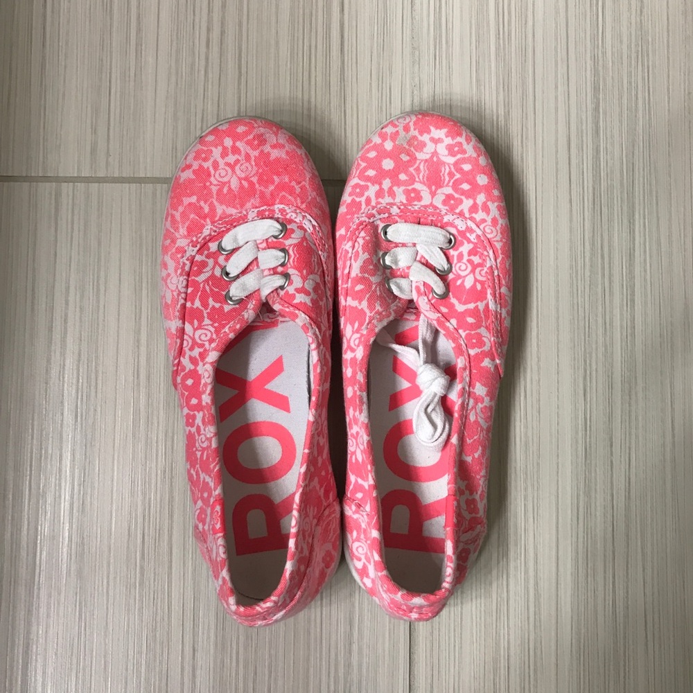 Roxy pink slip on shoes