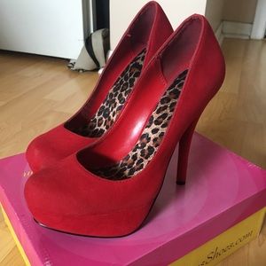 Beautiful My Delicious  Red SUEDE pumps heels