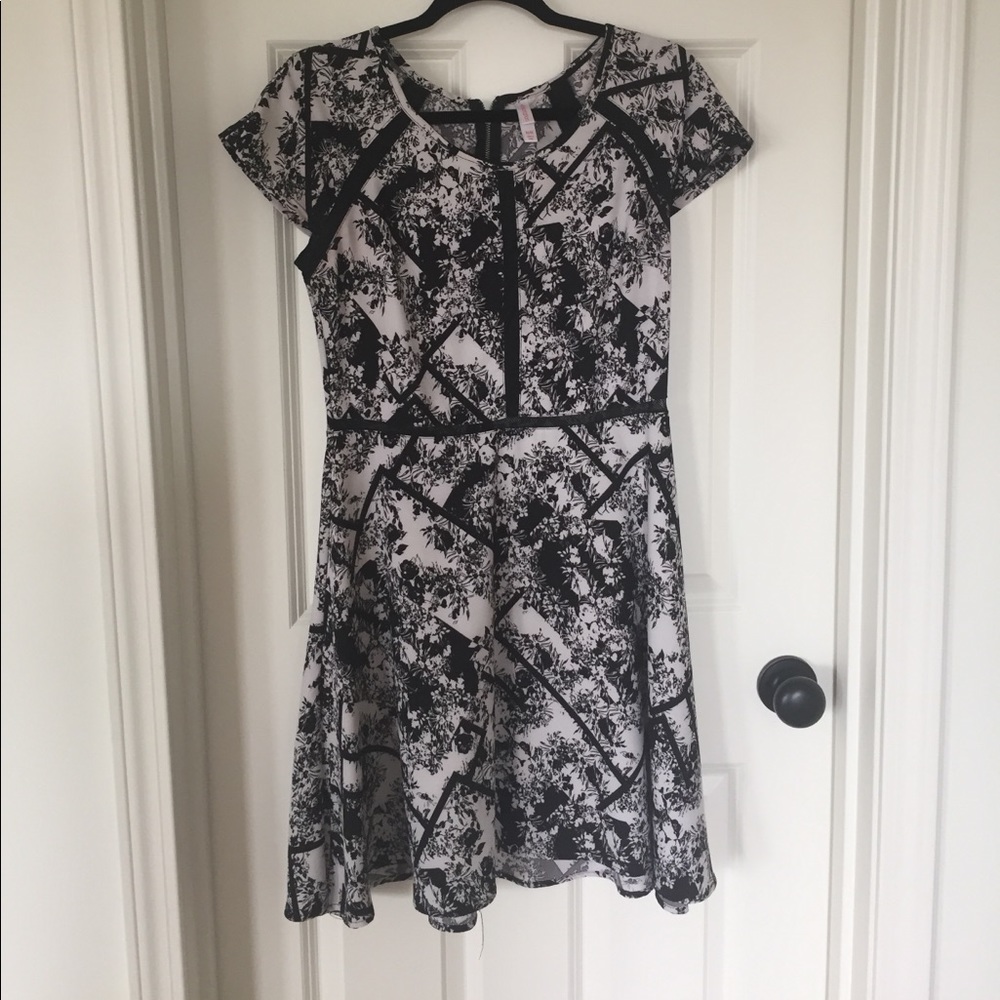 Black and White patterned dress