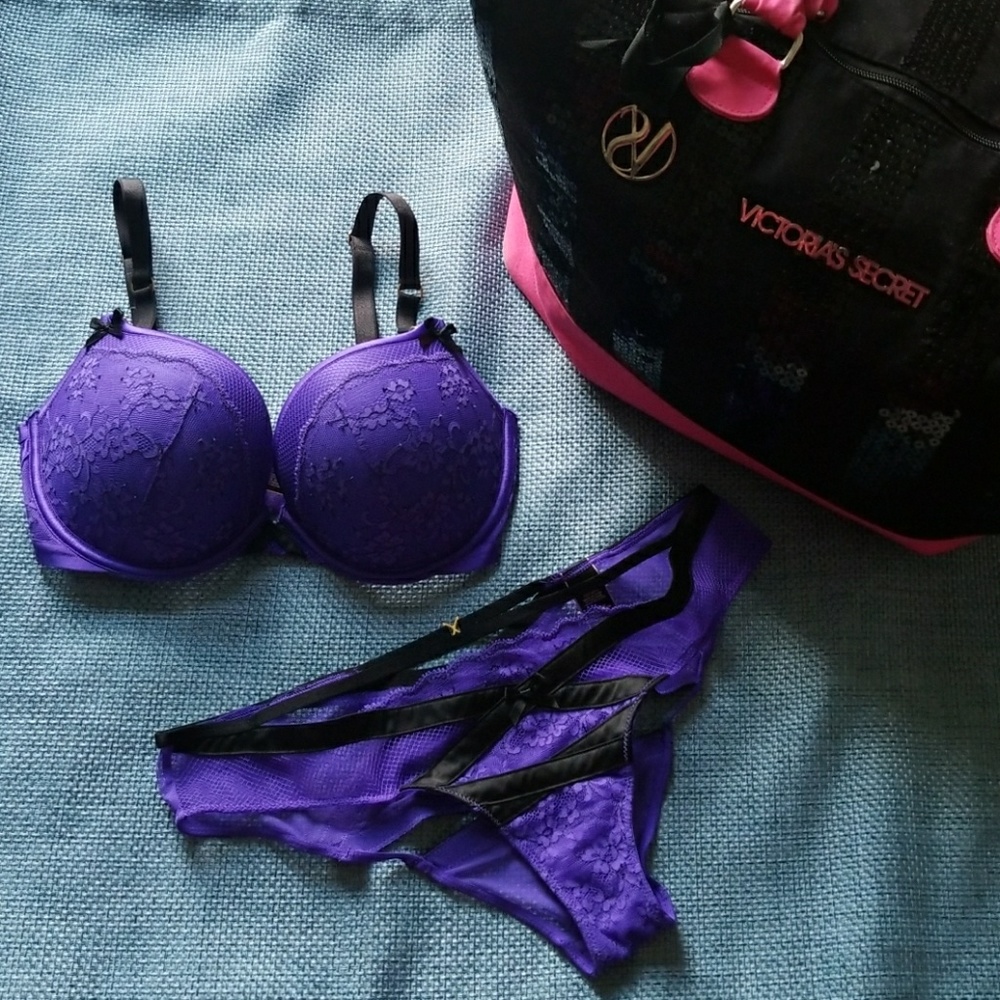 NEW! Victoria's Secret Push Up with Panty