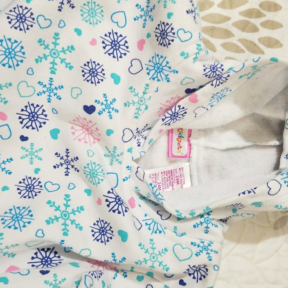 Snowflake Sweater - Picture 3 of 4
