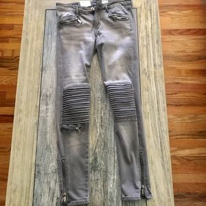 NEW W/TAGS NEVER WORN GREY LOW WAIST SKINNY JEAN